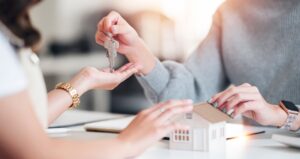 Buying,Real,Estate,And,Agreement,Concept.,Real,Estate,Agents,Agree